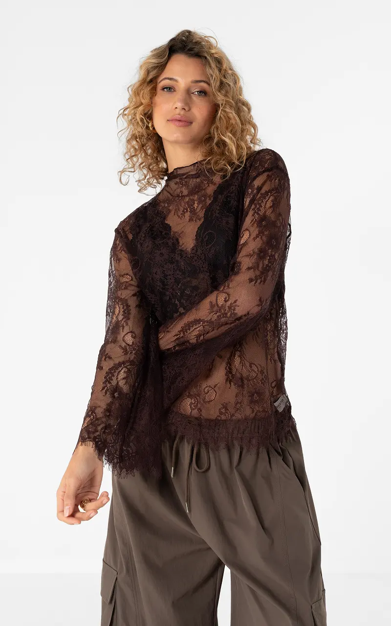 Wide lace top Bordeaux
