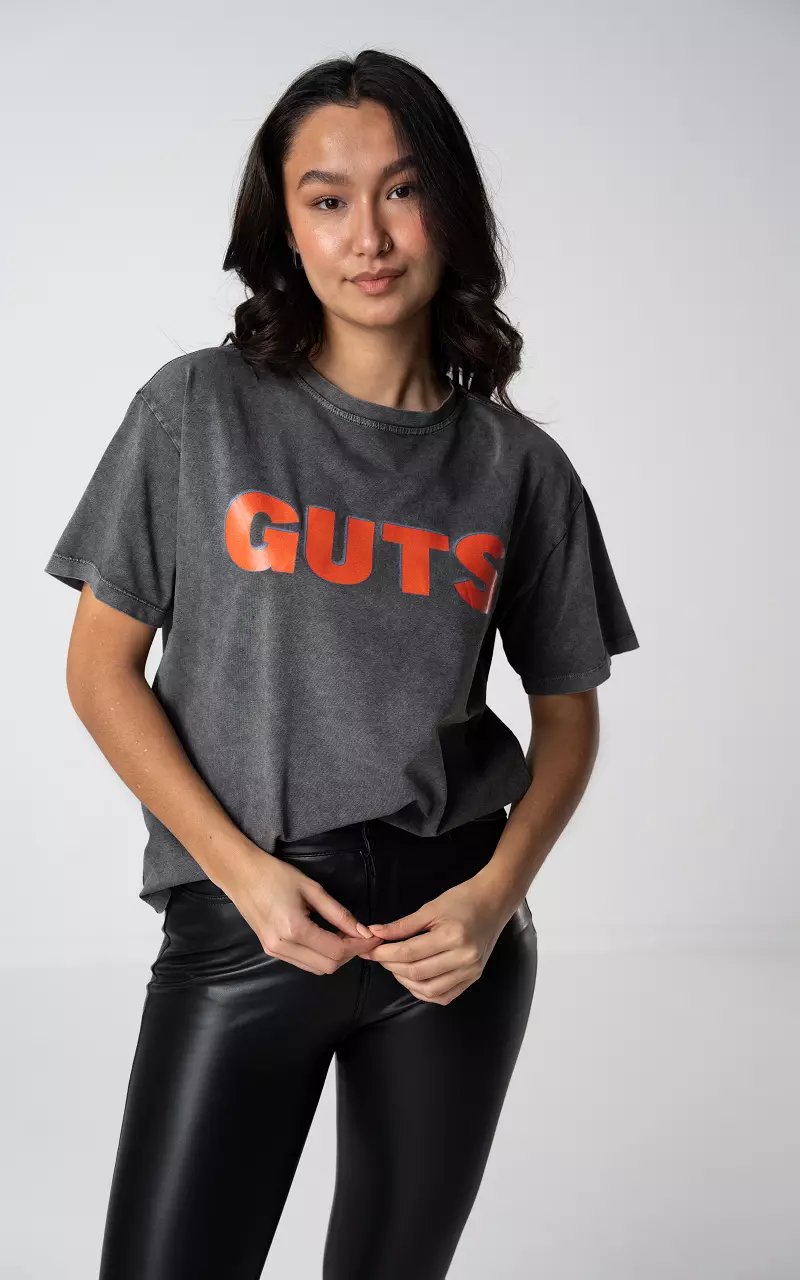 GUTS T-Shirt aus Baumwolle Dunkelgrau Korallrot