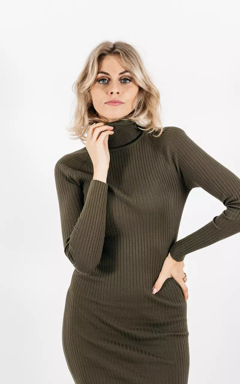 Olive green clearance turtleneck dress