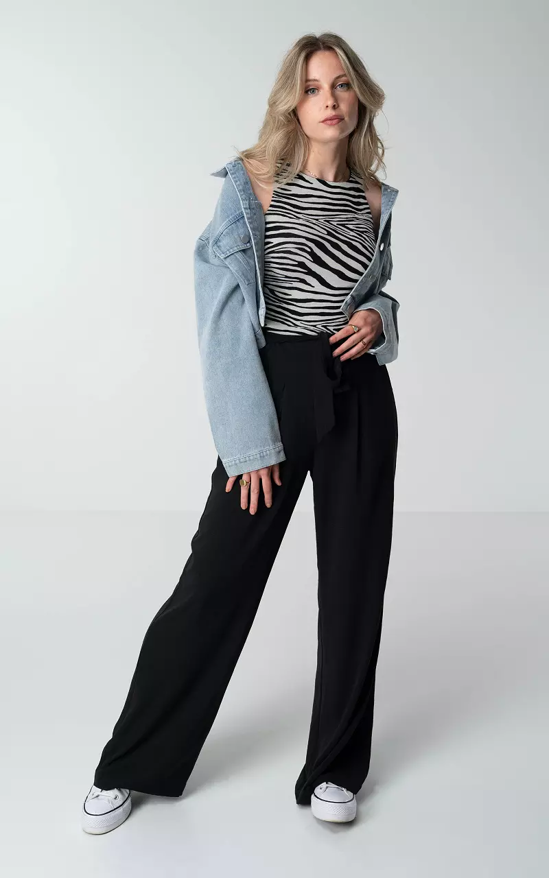 Wide leg trousers with tie Black