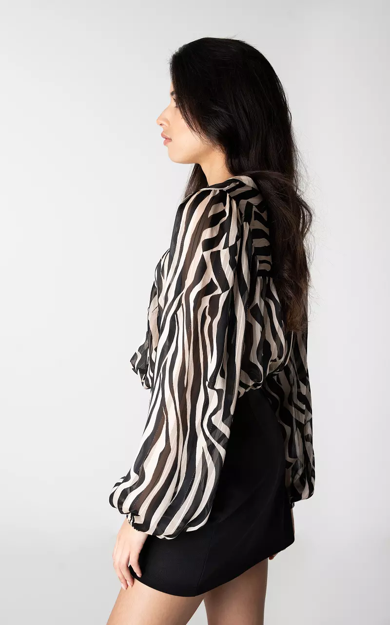 black and white long sleeve blouse