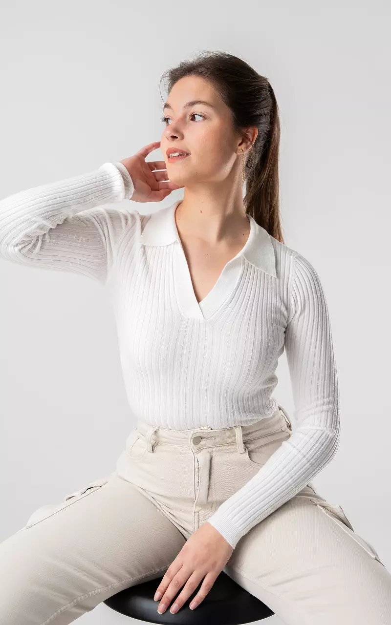 V-neck top with collar White