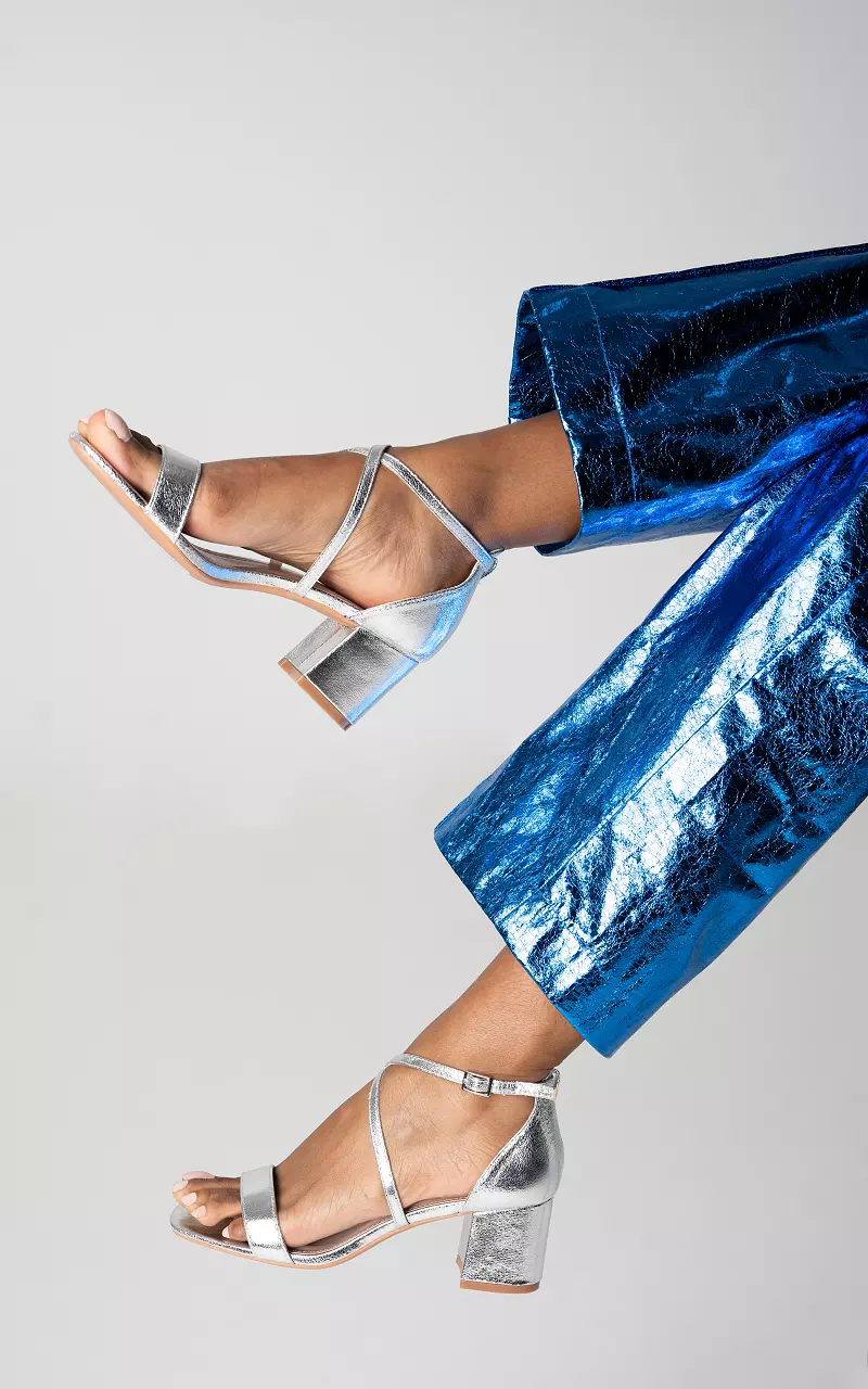 Heels with adjustable strap Silver
