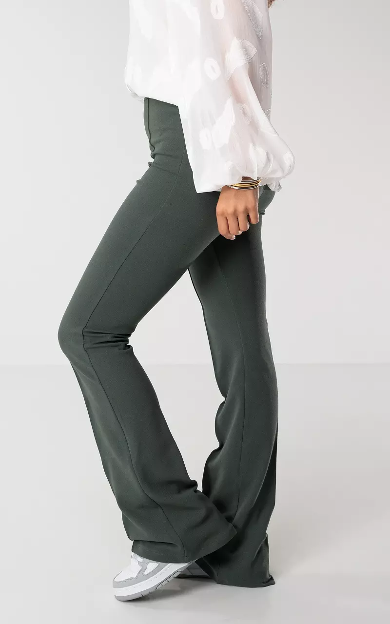 Hollister Co. BASIC FLARED - Trousers - black - Zalando.de