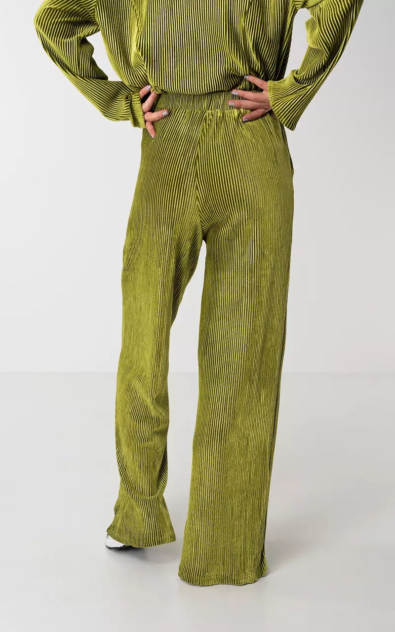 Bette & Court, Pants & Jumpsuits, Bette Court Size 6 Lime Green Capri  Pants