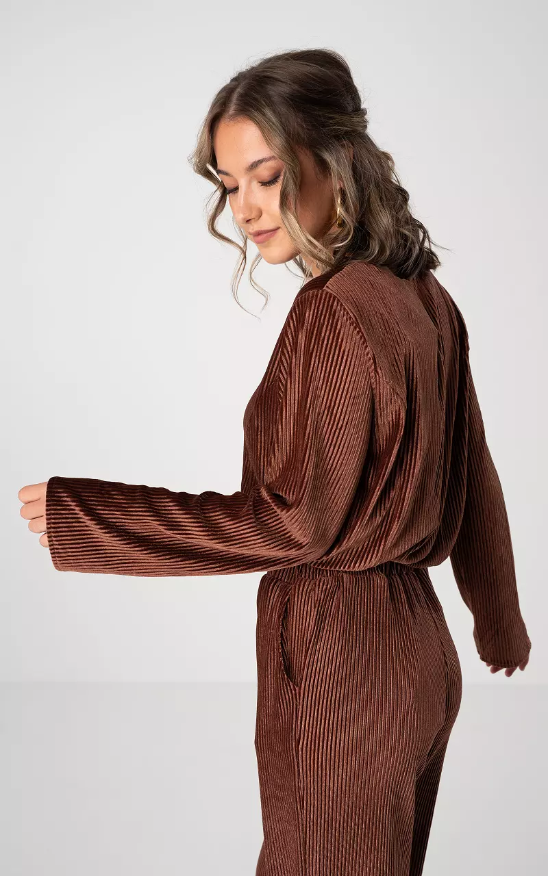 Velvet top with round neck Brown