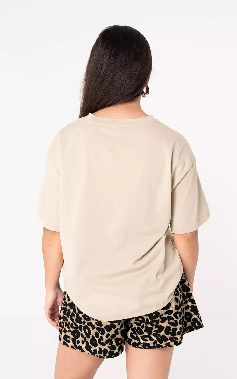 Basic t-shirt with round neck Beige