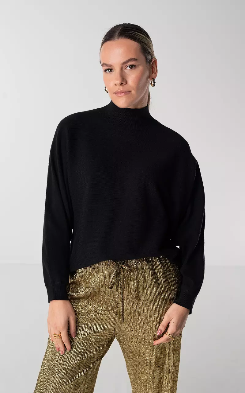 High neck clearance bat sleeve sweater