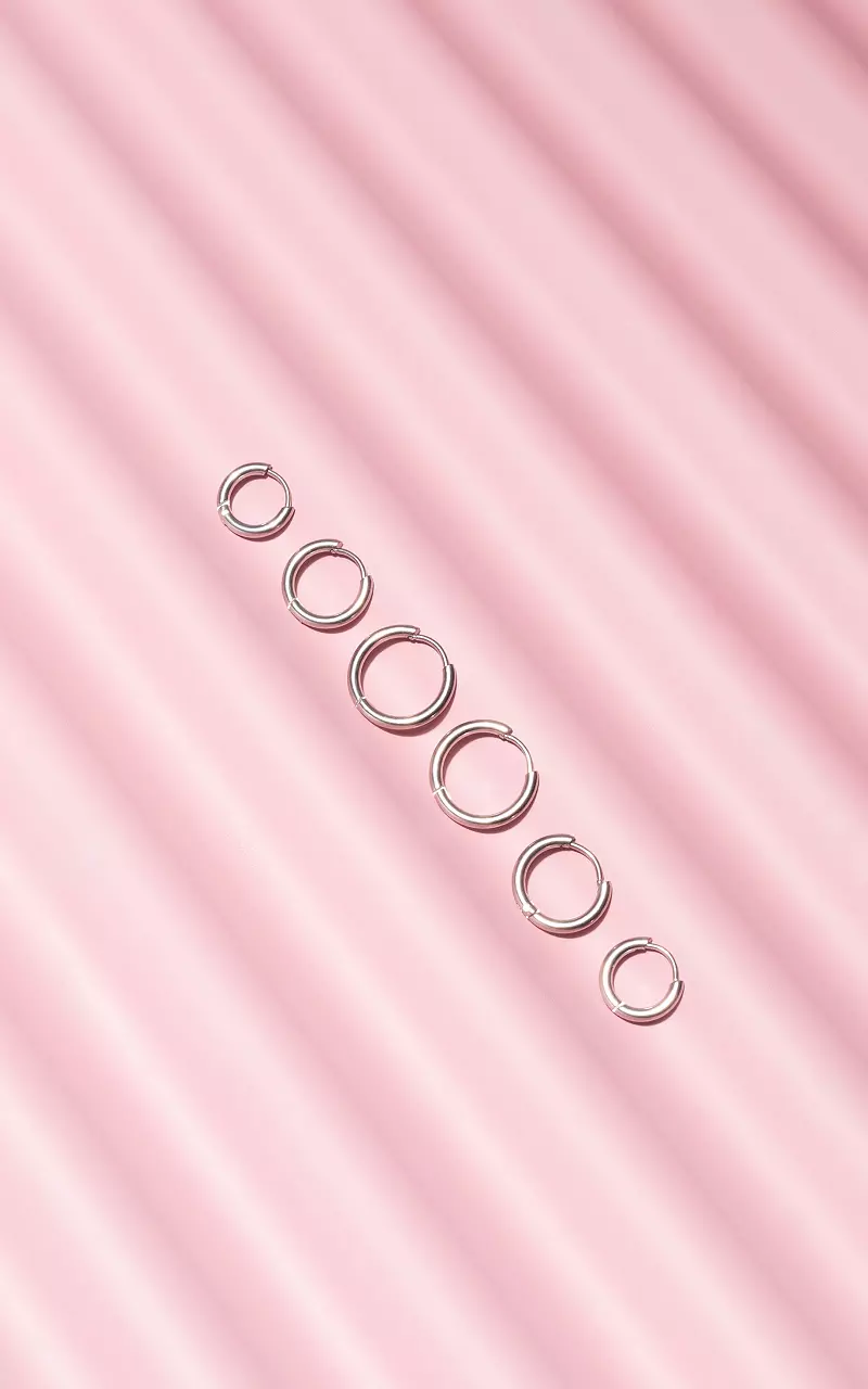 Set of earrings in three different sizes Silver