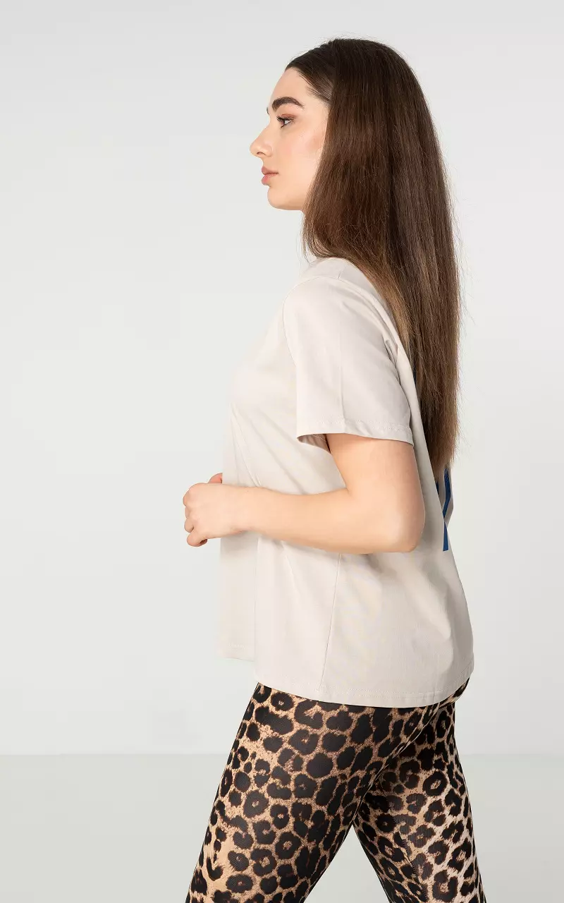 T-Shirt mit gesticktem Text Beige Schwarz