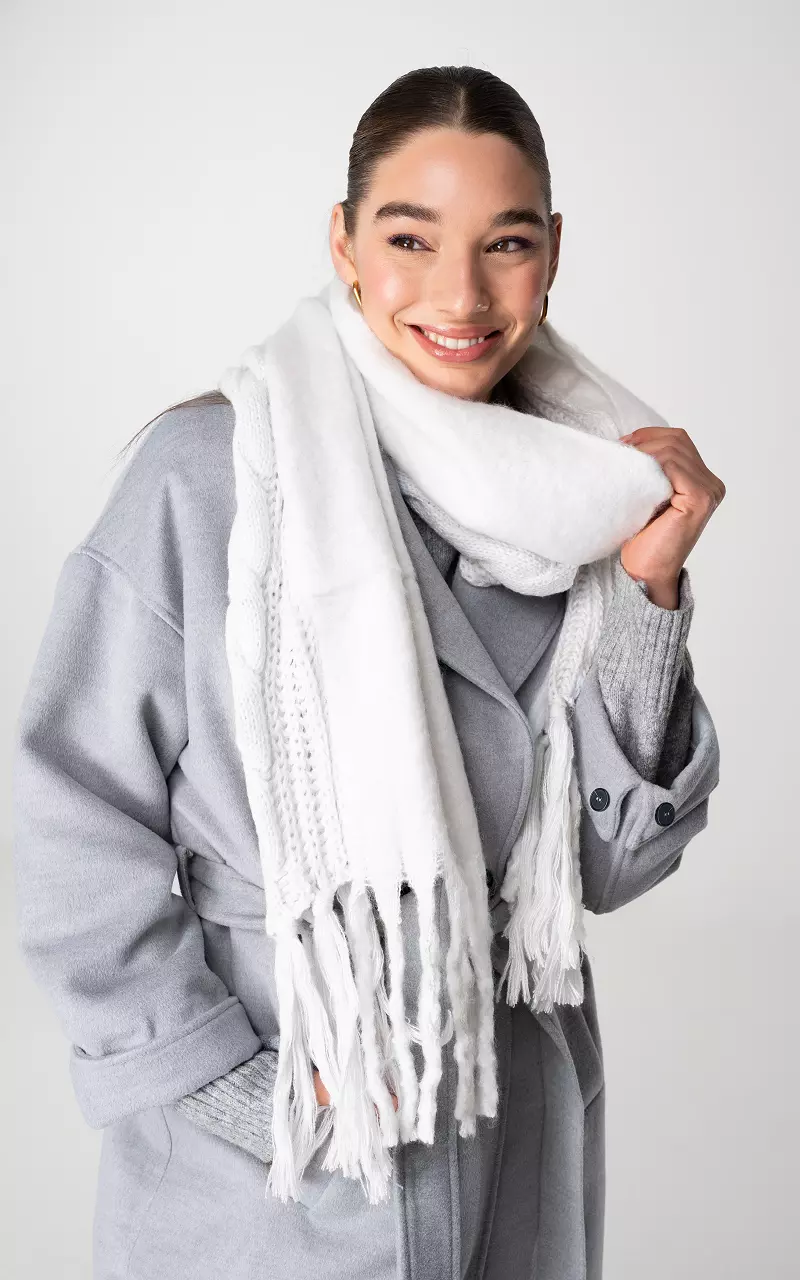 Scarf with fringes White