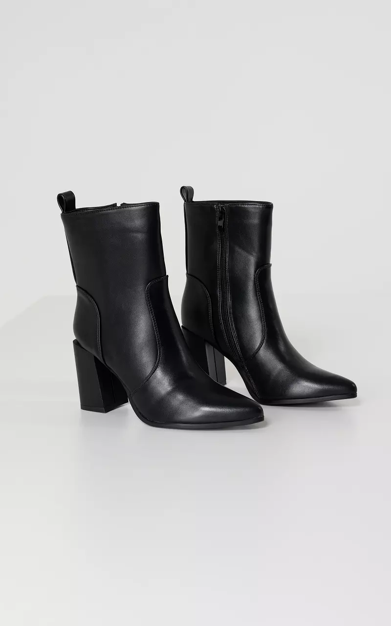 Boots with zipper Black