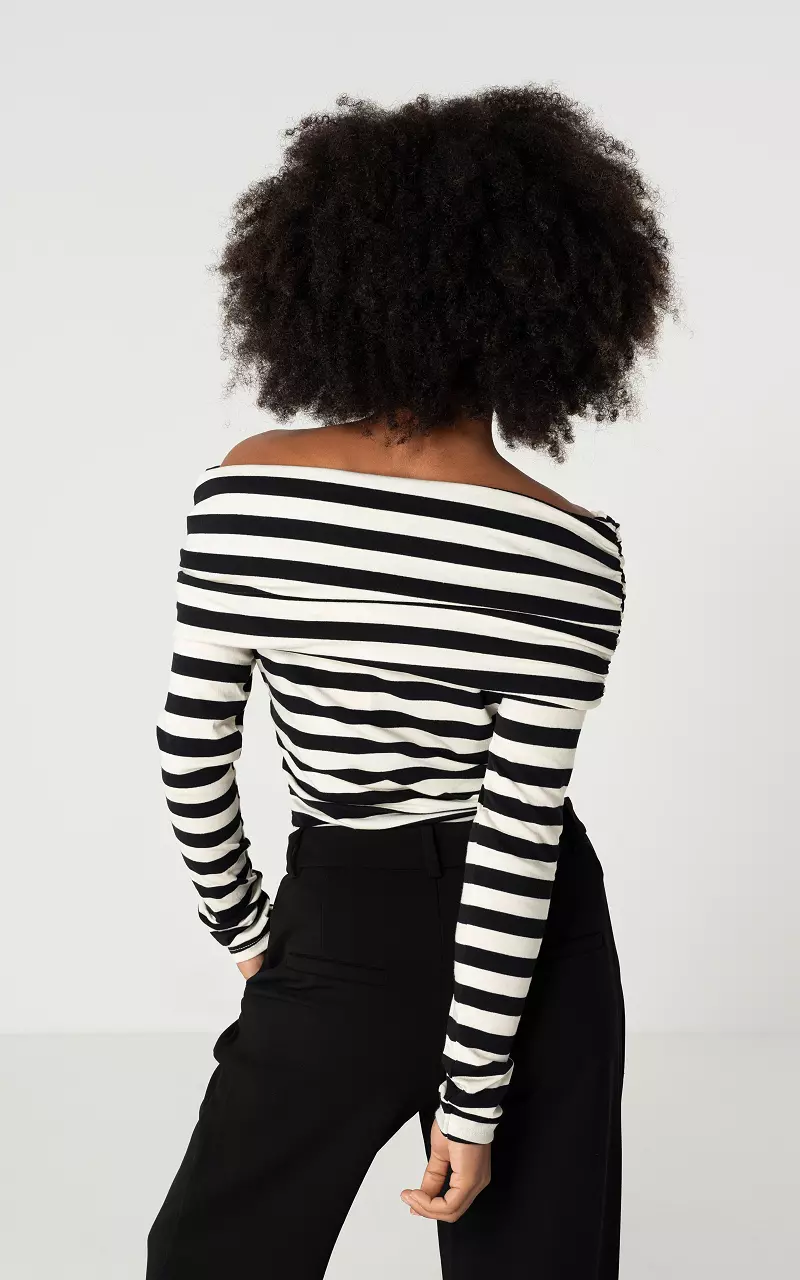 Off-shoulder top with striped pattern Black Cream
