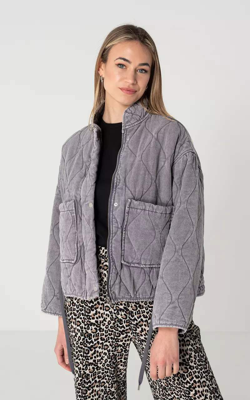 Denim jacket with zipper Grey