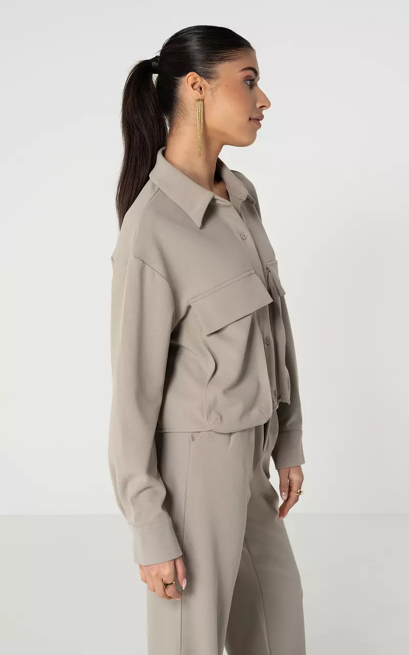 Short model blouse with chest pockets Taupe
