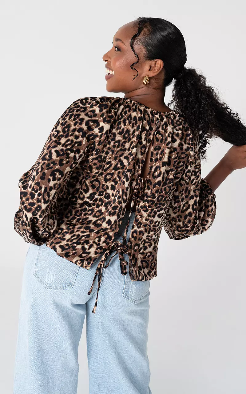 Top mit Rückenausschnitt und Leoprint Leopard