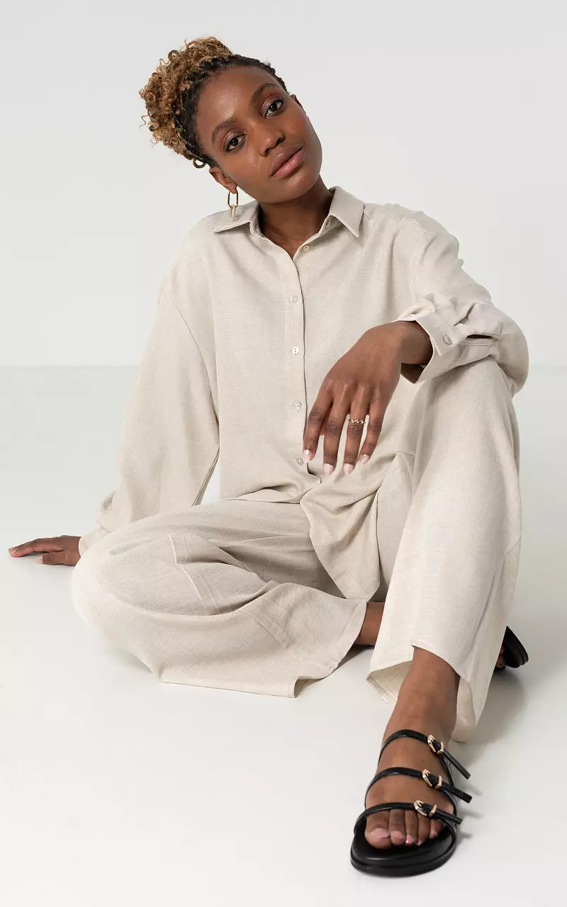 Blouse with mother-of-pearl buttons Beige