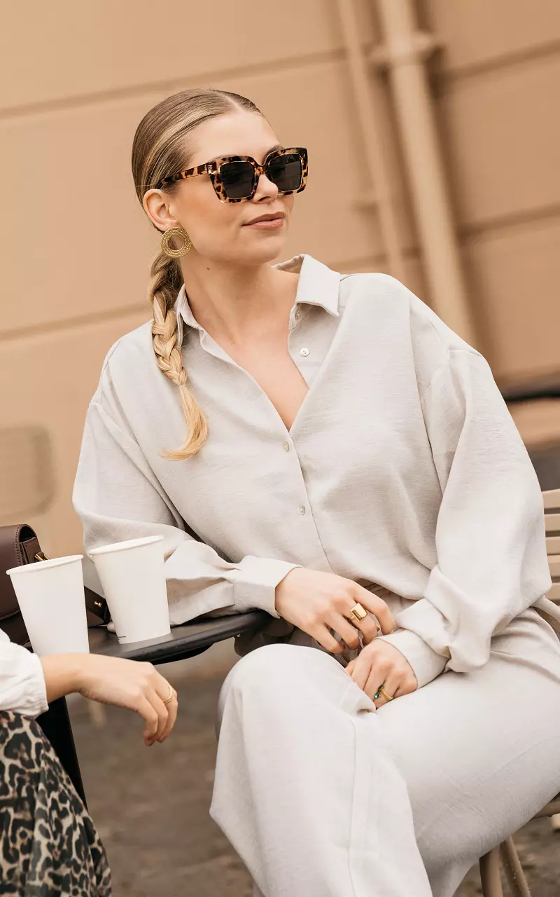 Blouse with mother-of-pearl buttons Beige