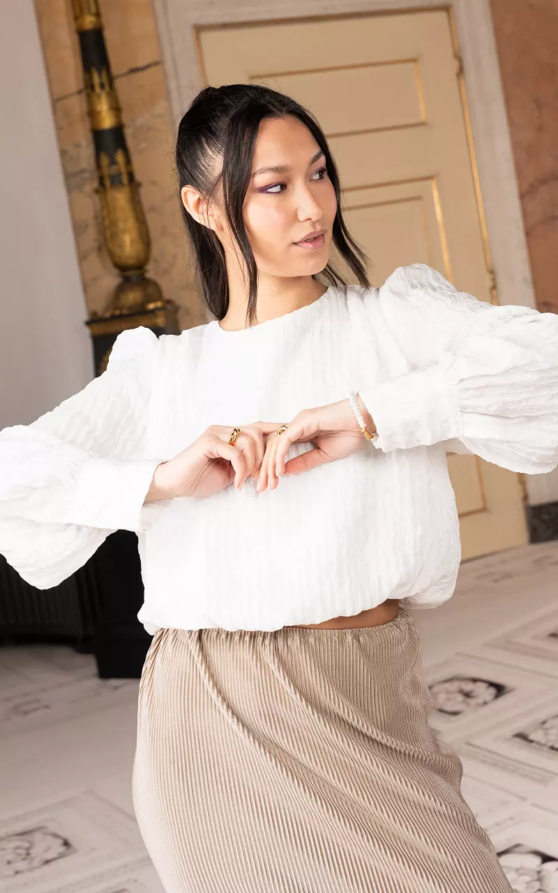 Top with round neck and puff sleeves White