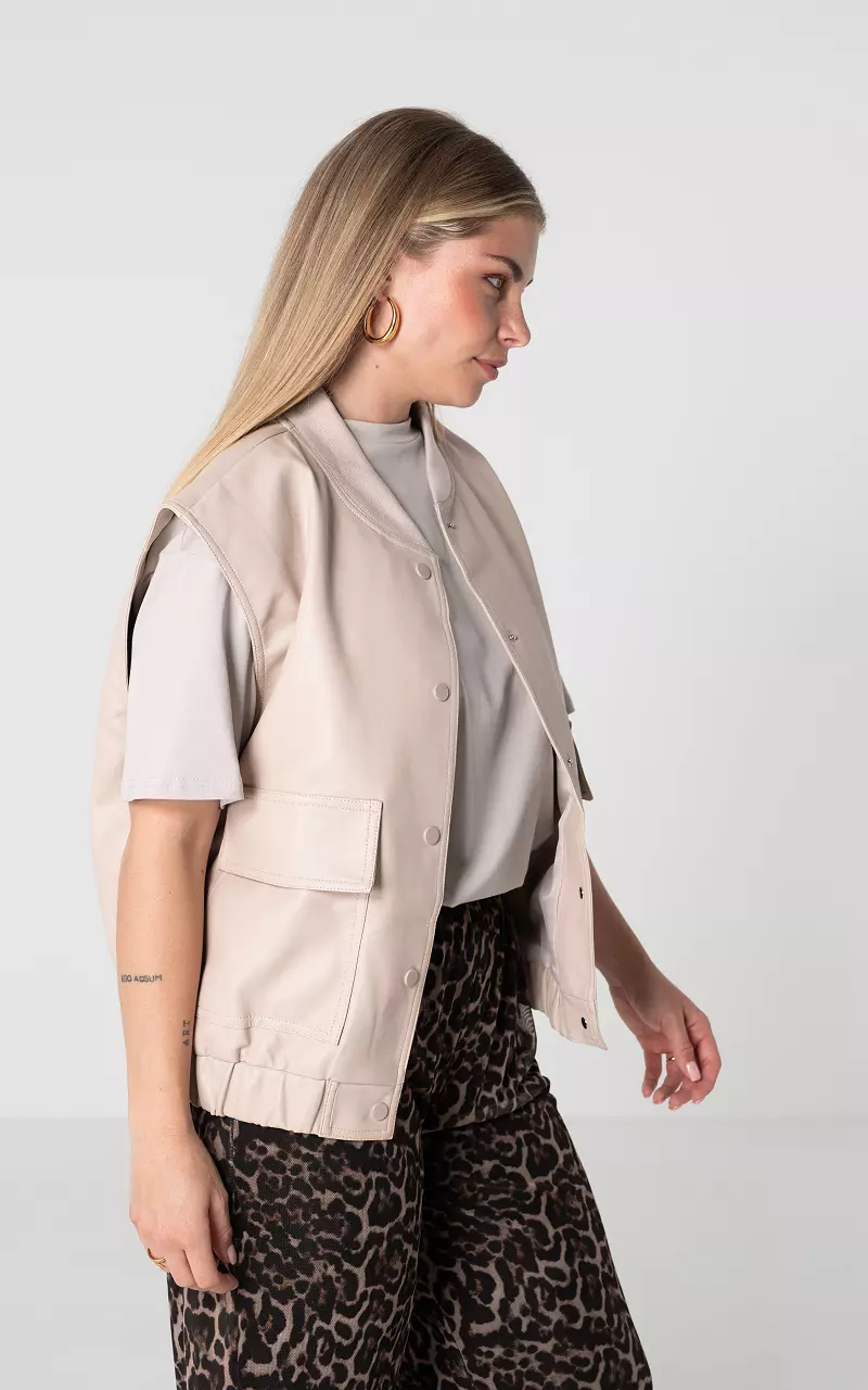 Leatherlook gilet with pockets Beige