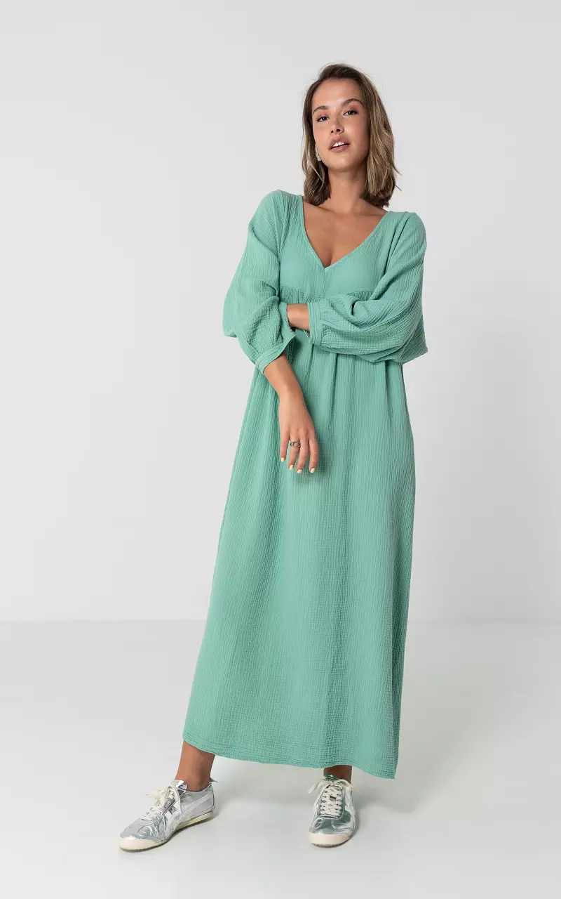 Maxi dress with v-neck Mint