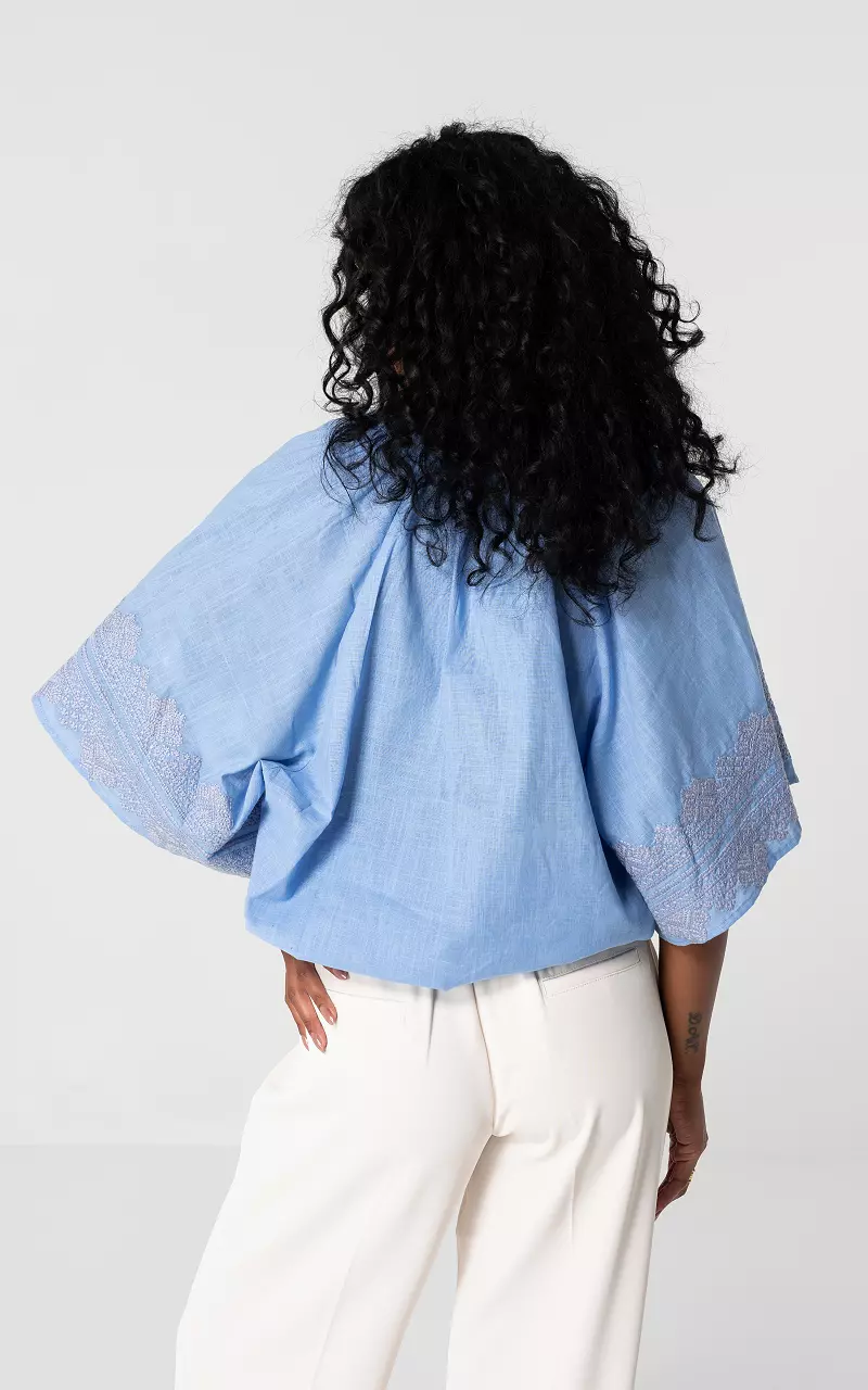Top met embroidery print Blauw