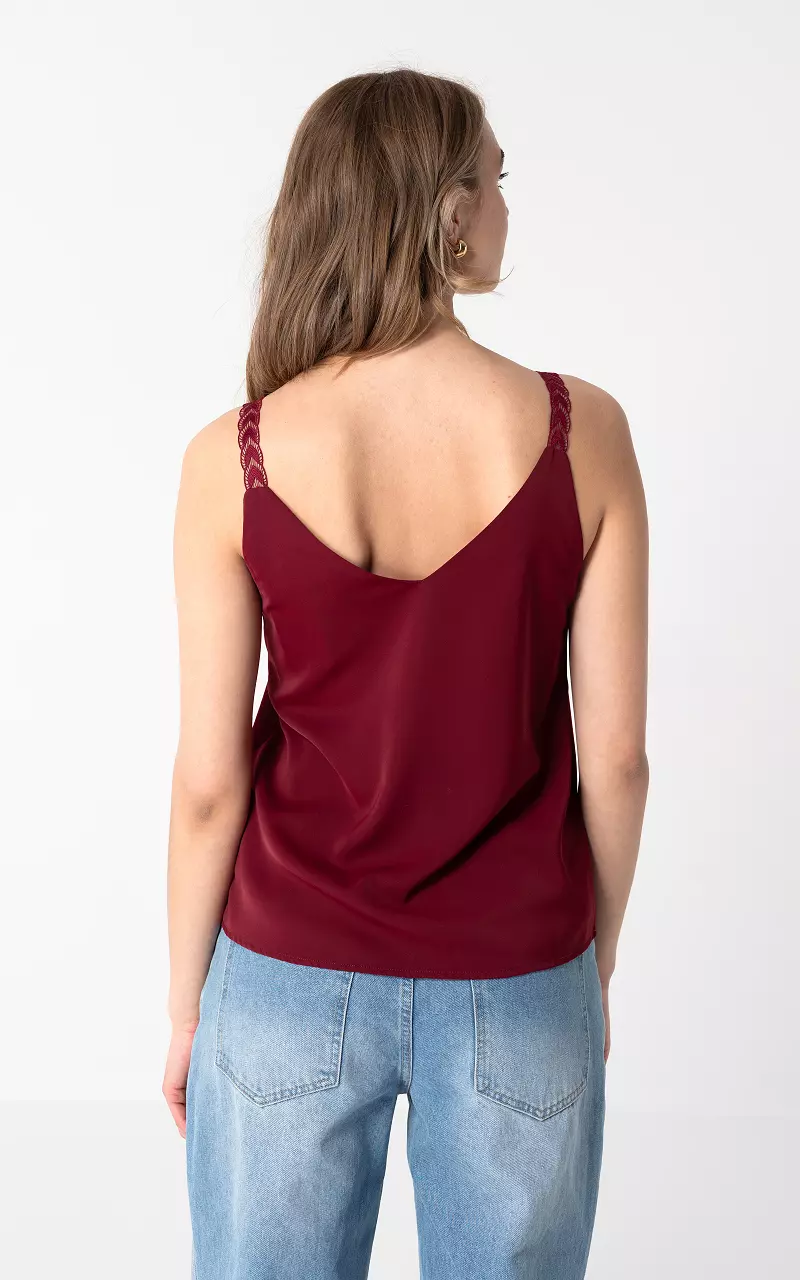 Basic top with laced details Dark Red