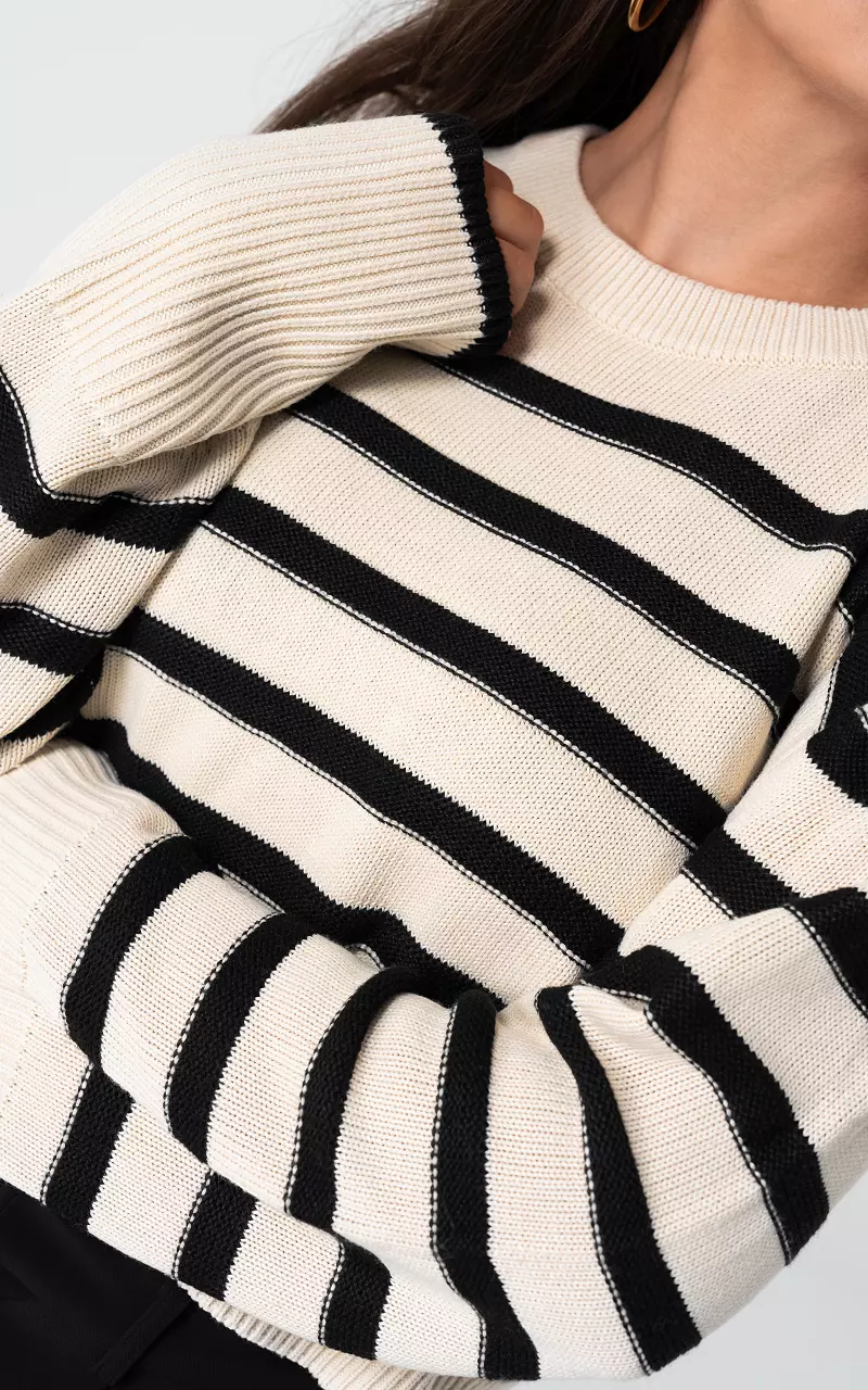Cropped Pullover Creme Schwarz