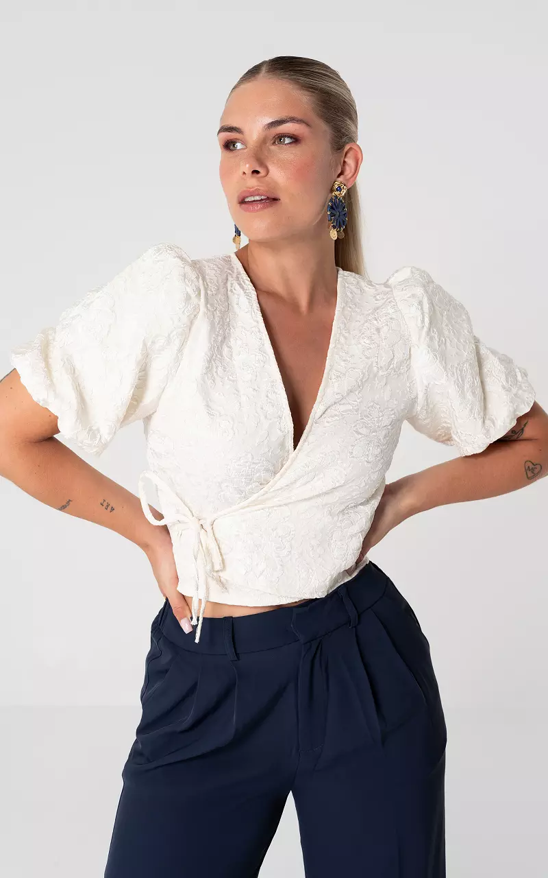 Wrapped top with puff sleeves Cream