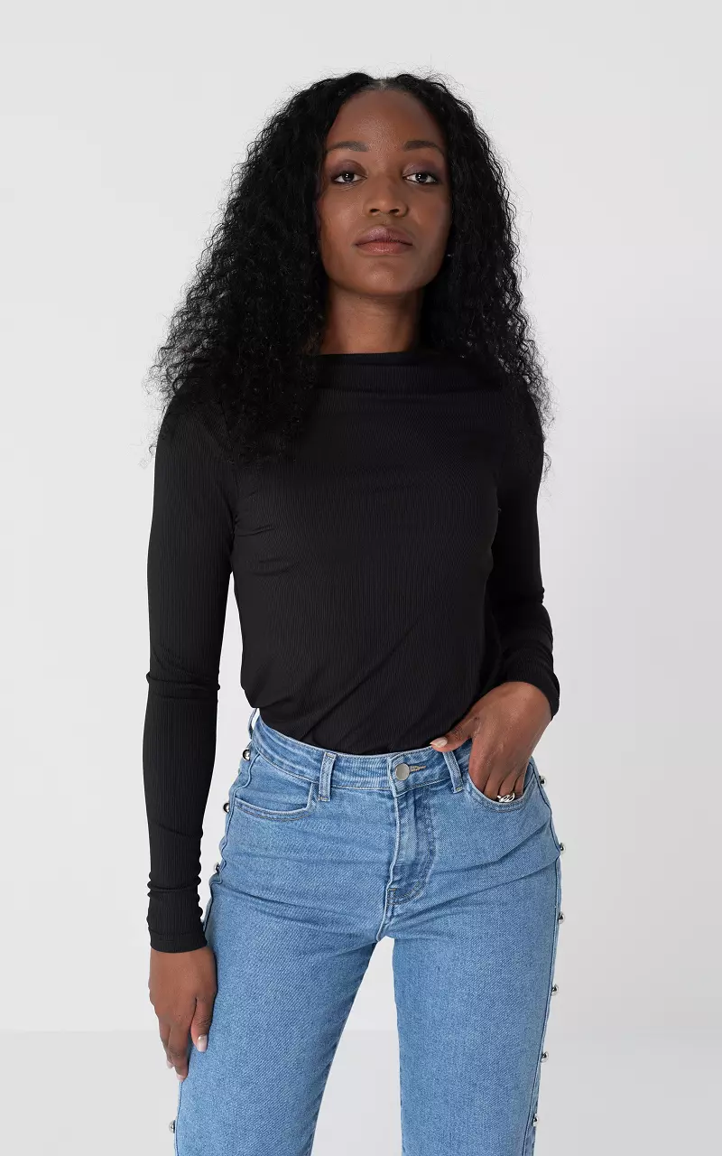Basic top met rib detail Zwart