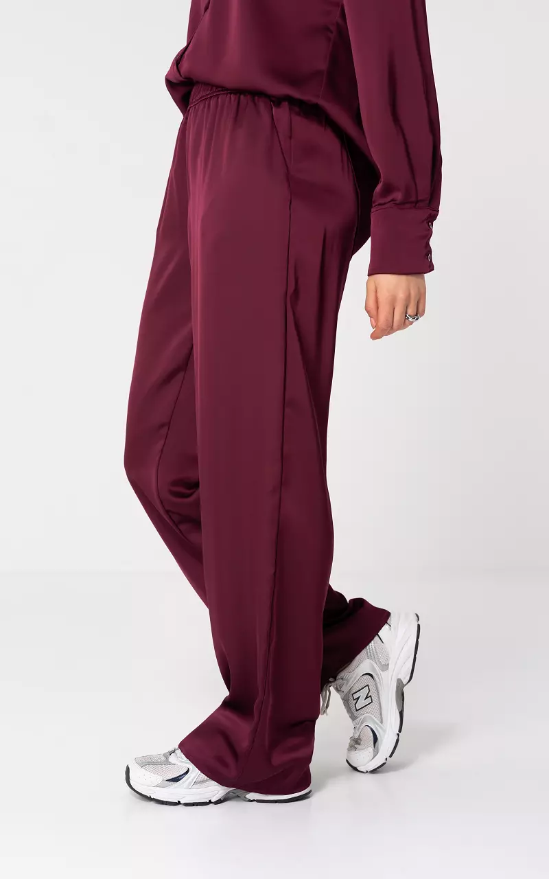 Satin look trousers with side pockets Bordeaux