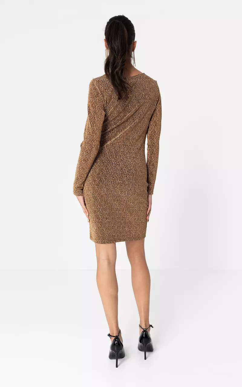 Glittery dress with round neck Gold