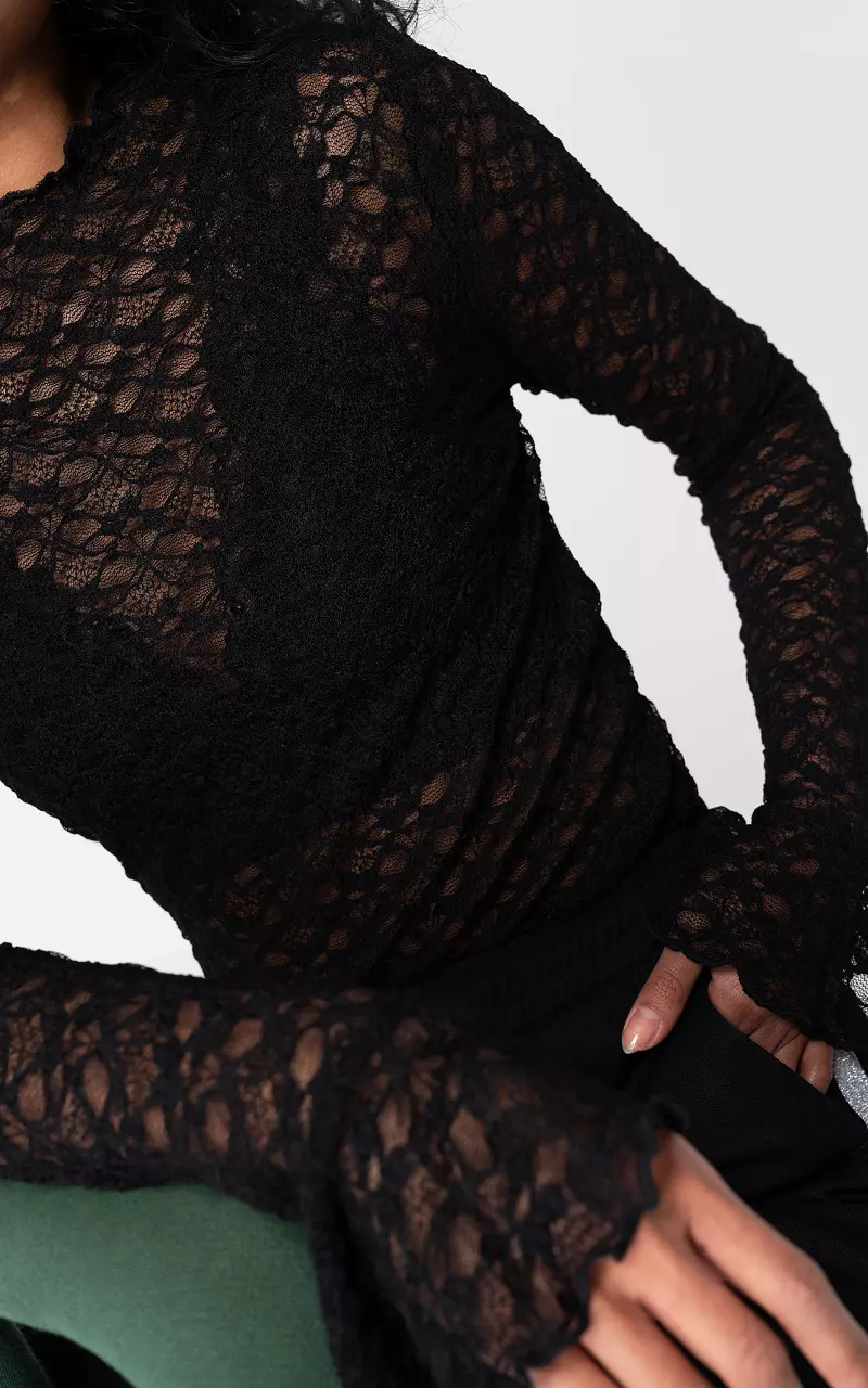 Laced top with round neck Black