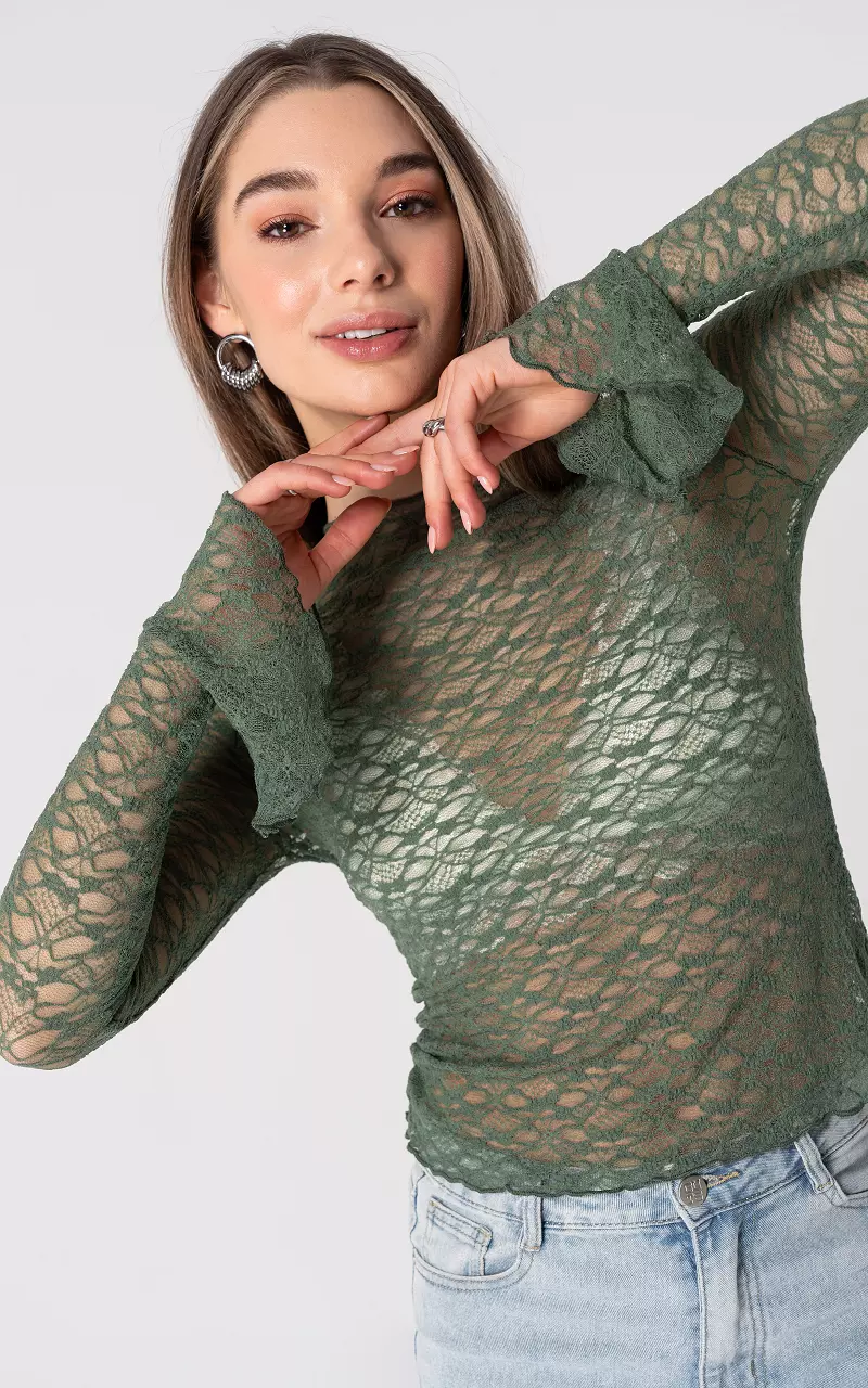 Laced top with round neck Green