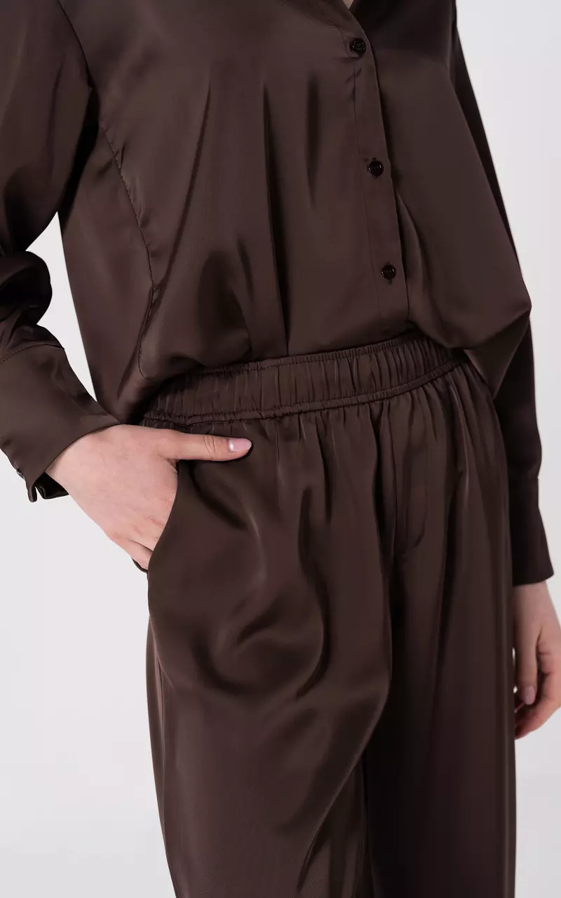 Satin look trousers with side pockets Dark Brown