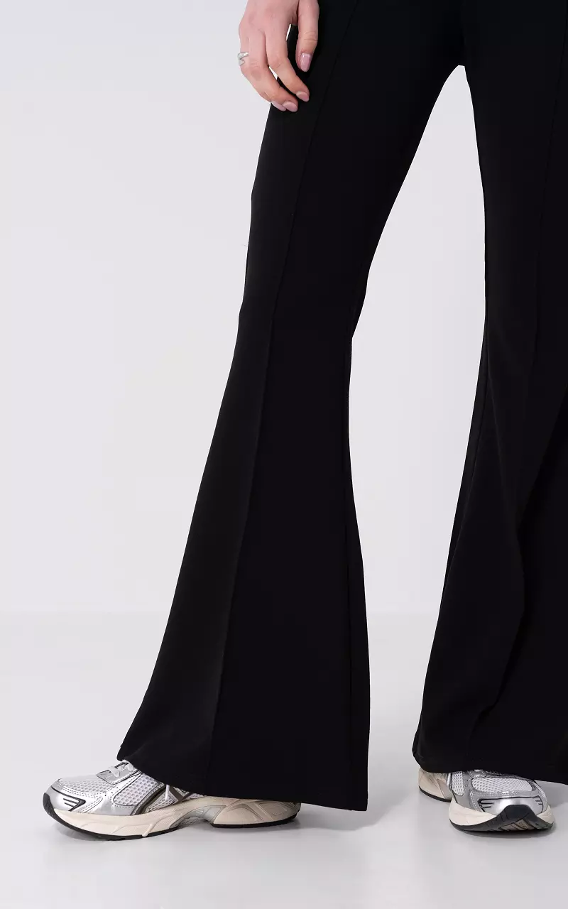 High waist flared with zipper - Black | Guts & Gusto High waist flared with zipper - Black | Guts & Gusto