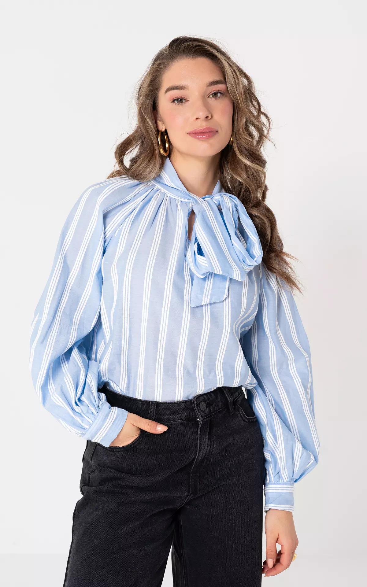 Blouse with bow | Guts & Gusto | GUTSGUSTO.COM