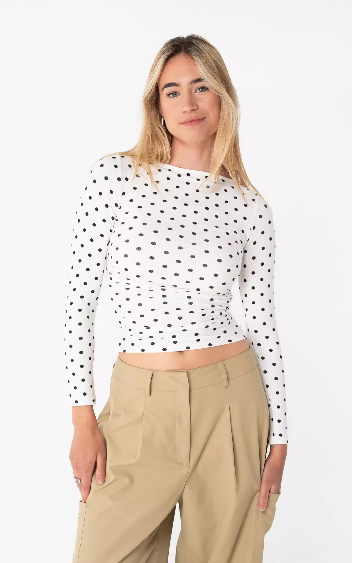 Polka dots top - White Black | Guts & Gusto | GUTSGUSTO.COM