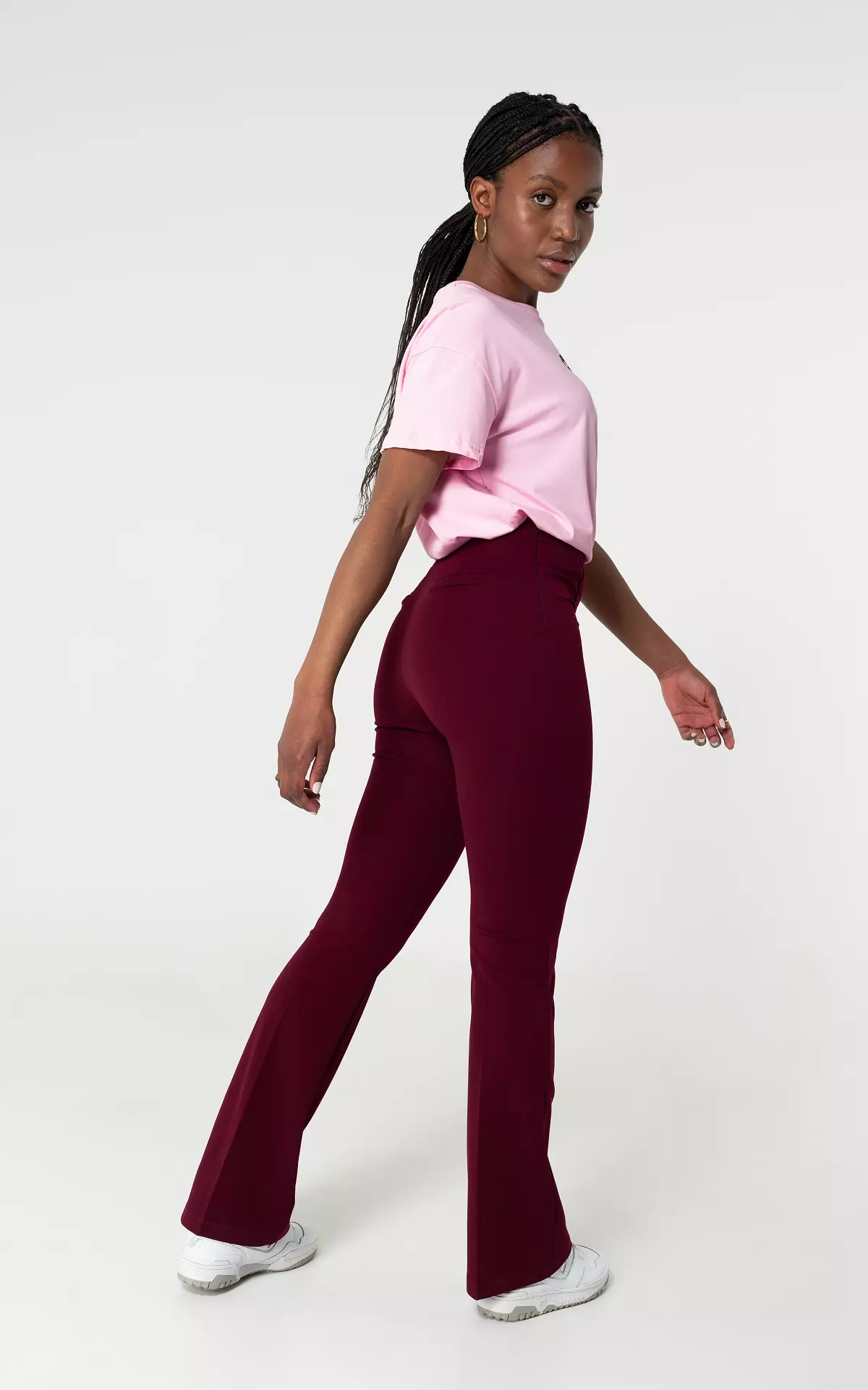 What Goes With Dark Red Pants | suturasonline.com.br