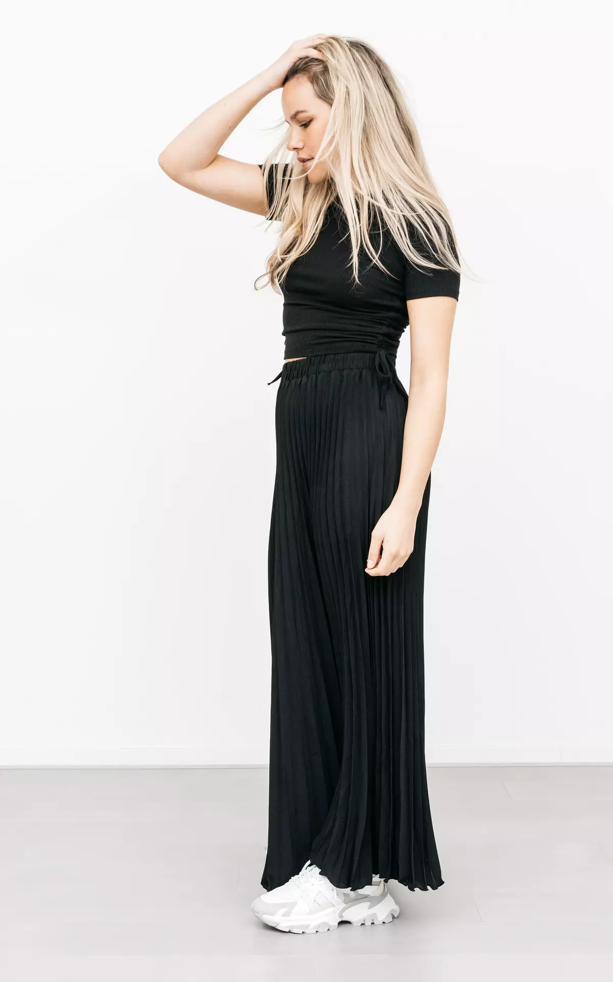 Black pleated clearance maxi skirts