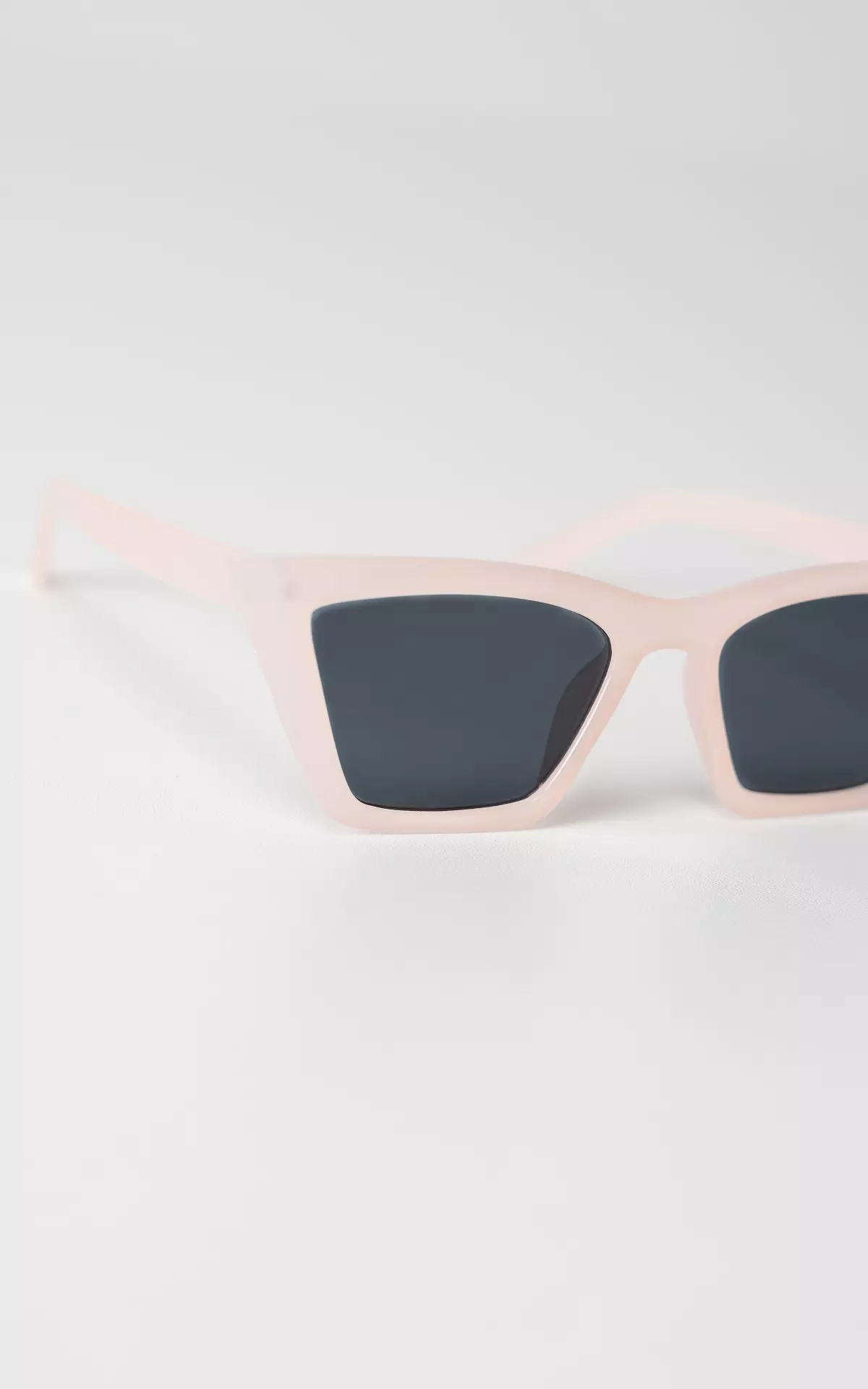 Pink cat eye deals sunglasses