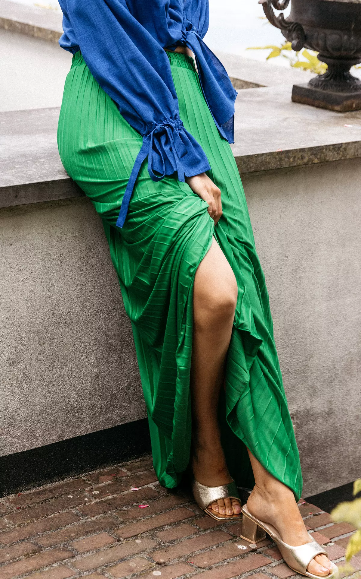 Green pleated maxi outlet skirt