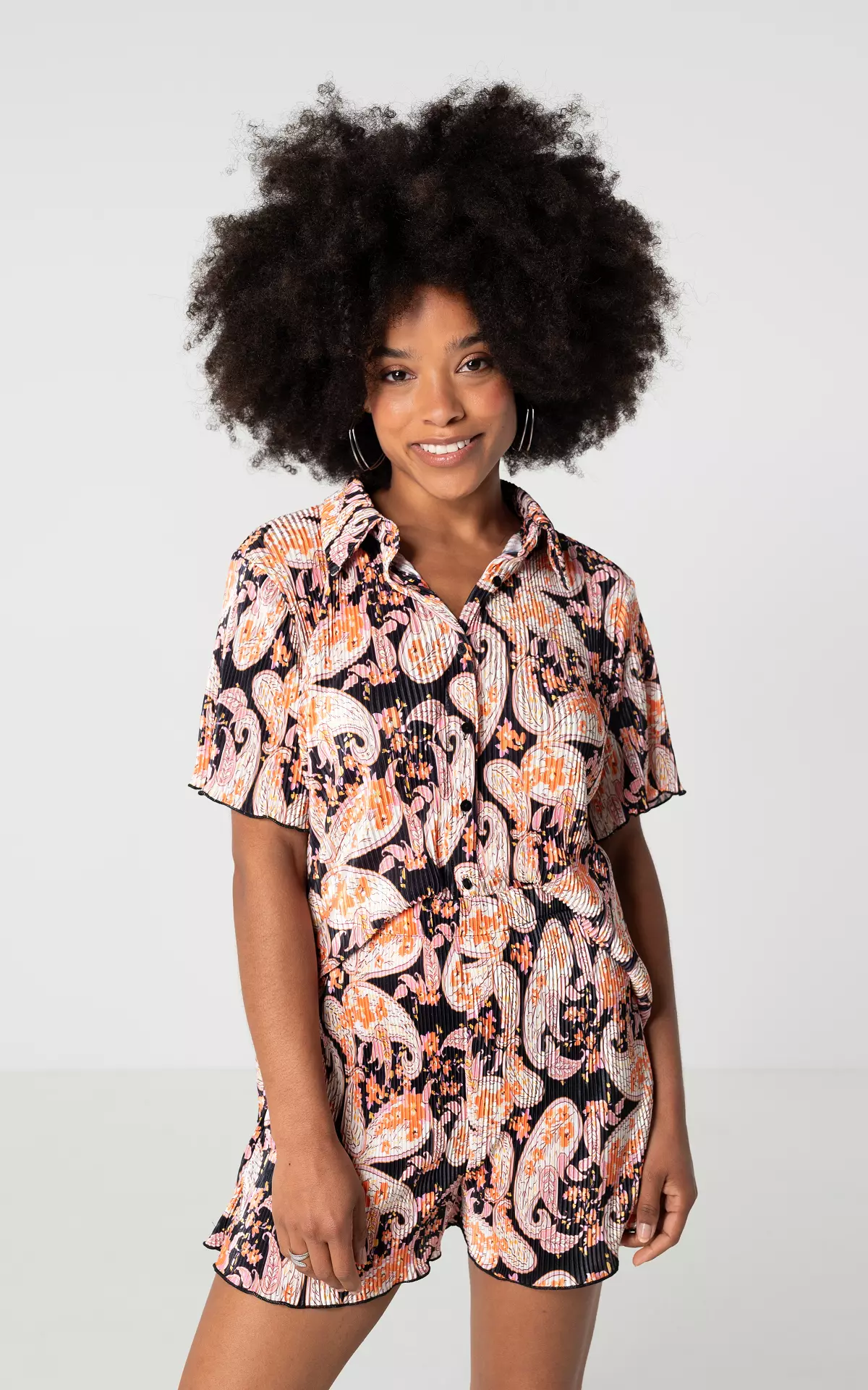 pliss-blouse-met-paisley-print-zwart-oranje