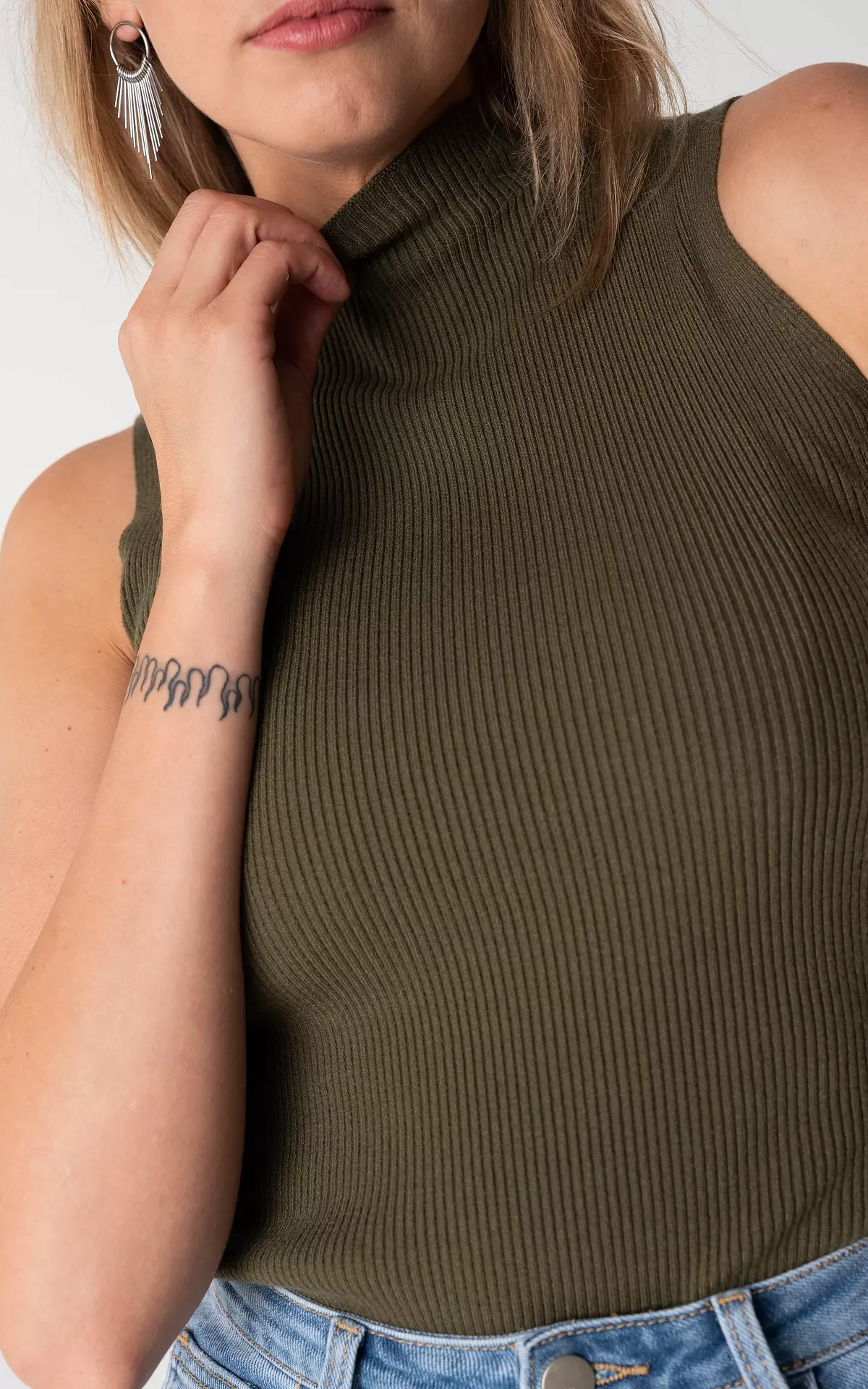 Olive green outlet sleeveless turtleneck