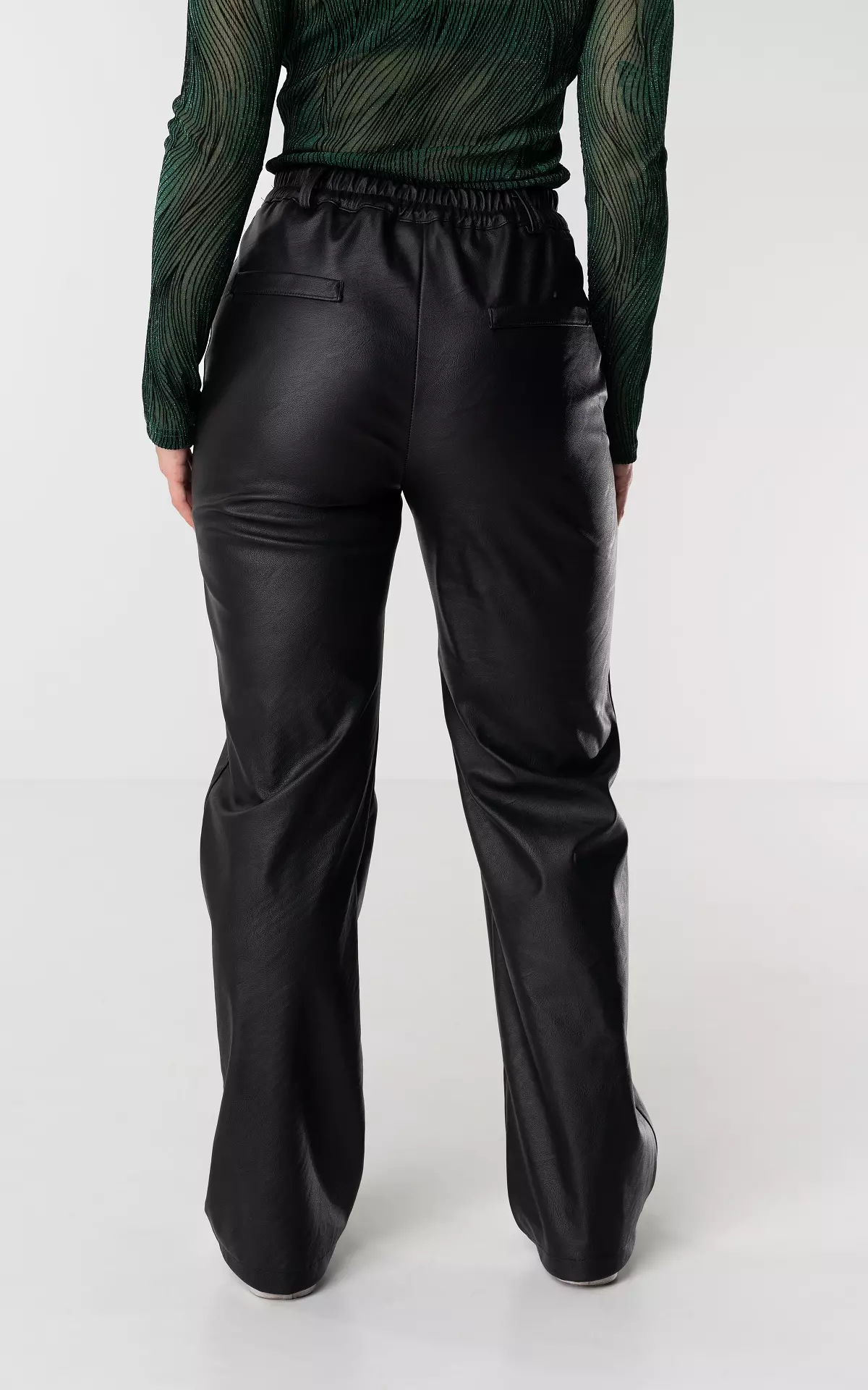 THE LEADING FAUX LEATHER STRAIGHT LEG PANT – STYLE ON THE GO