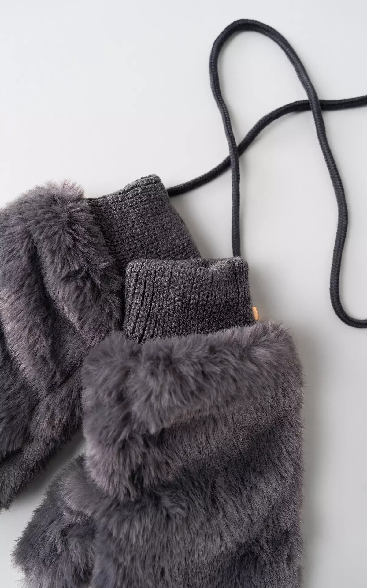 Faux fur online mittens