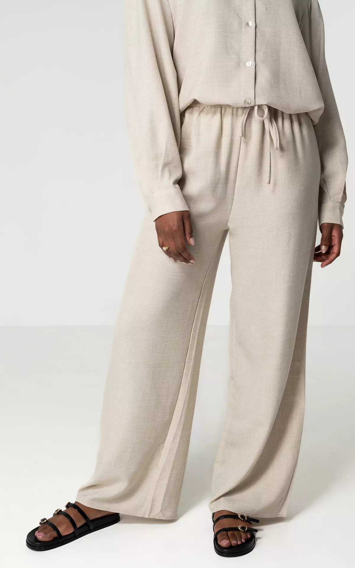 【美品】bow.a 水際wide pants ベージュ 95966.webp