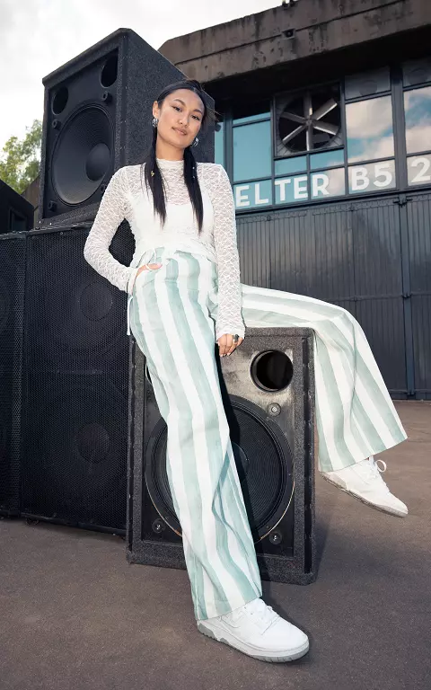 High waist jeans wit lichtblauw