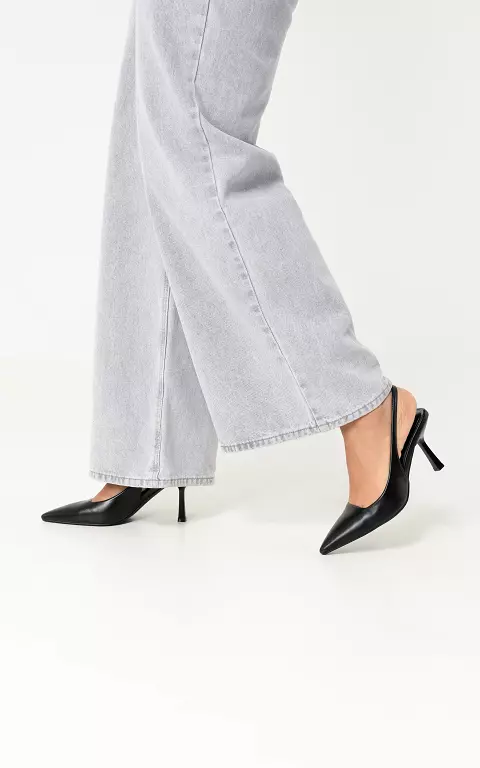 Heels with pointed toe black