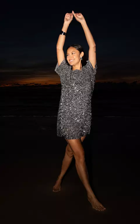 Kleid mit Pailletten grau silber